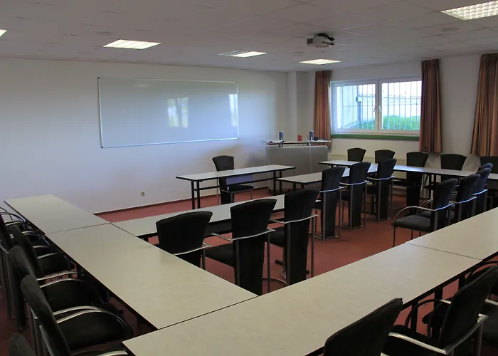 Sportschule - Sportpark-hotel 3* بيتبورغ