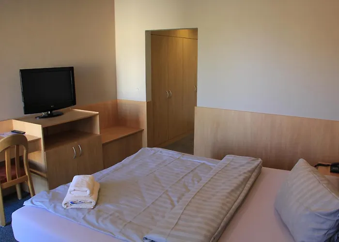 Sportschule - Sportpark-hotel فندق بيتبورغ